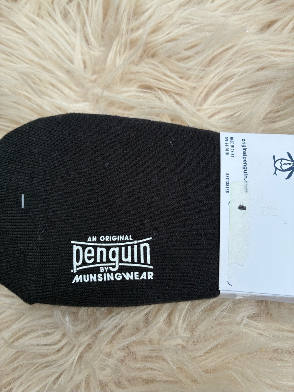 NWT Original PENGUIN Brand 4-Pack No Show Liners
Size 8-13 - Picture 4 of 5